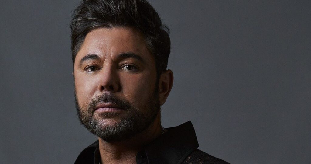 Un encuentro flamenco irrepetible en el Liceu: Miguel Poveda “DISTINTO”