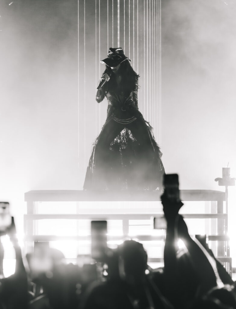 Lali en su concierto en Madrid. Foto del Instagram de @atendiendoaldemonio